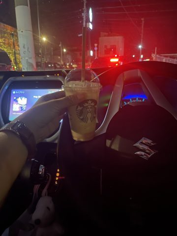 スタバ(-ω-)/